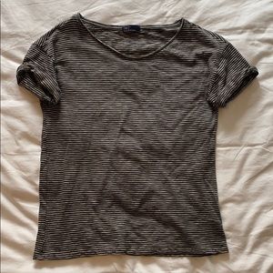 Gap scoop neck tee